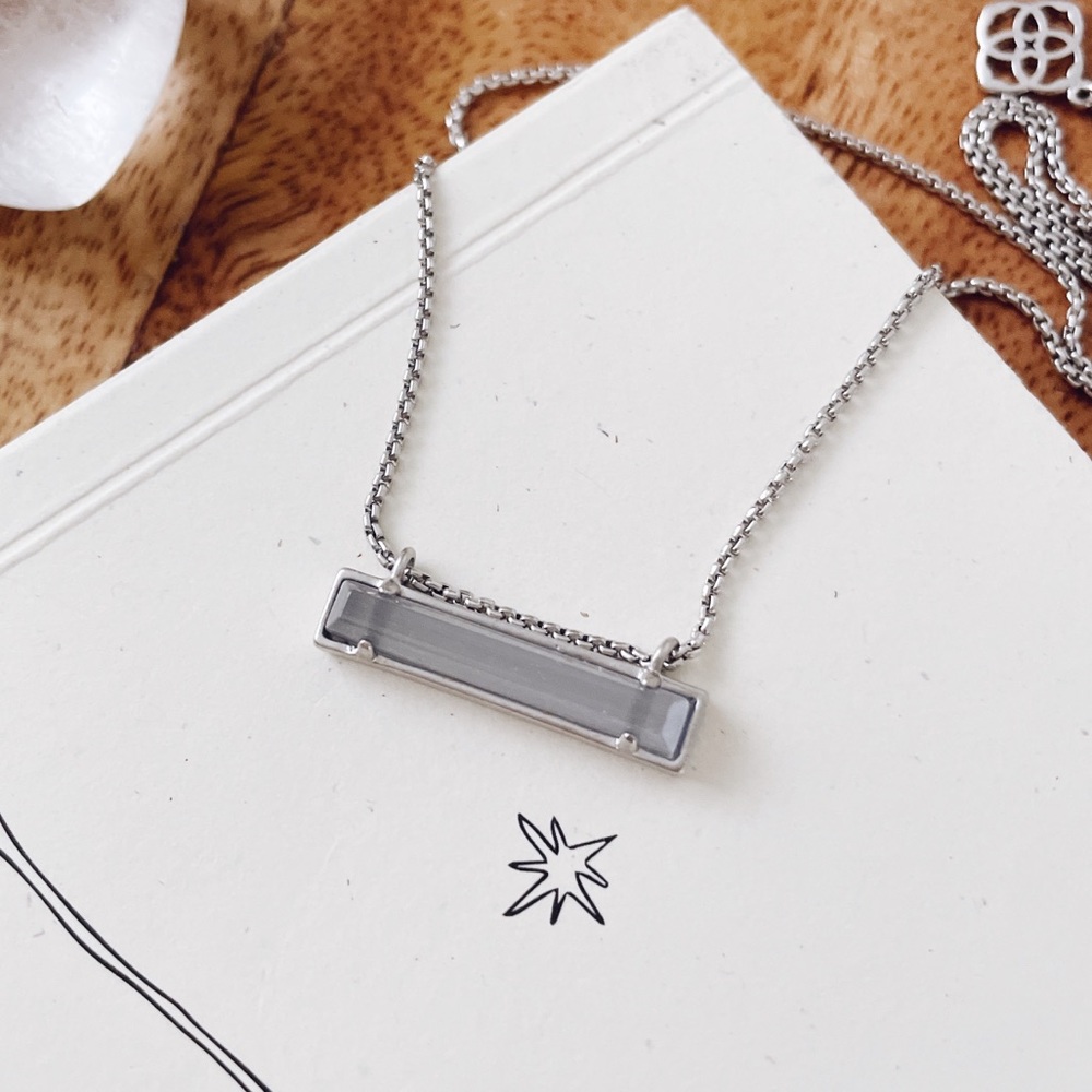 Kendra Scott Leanor Pendant Necklace in Silver